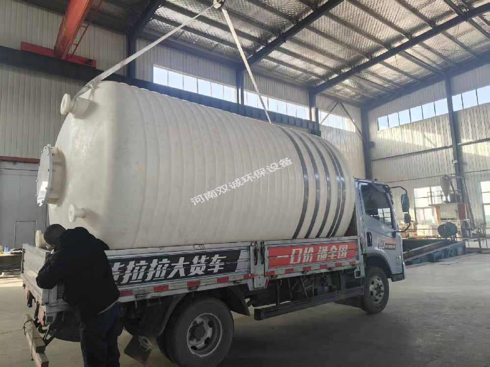 2025.12.01-新鄉(xiāng)某生物科技公司聚乙烯儲罐、PE儲罐發(fā)貨